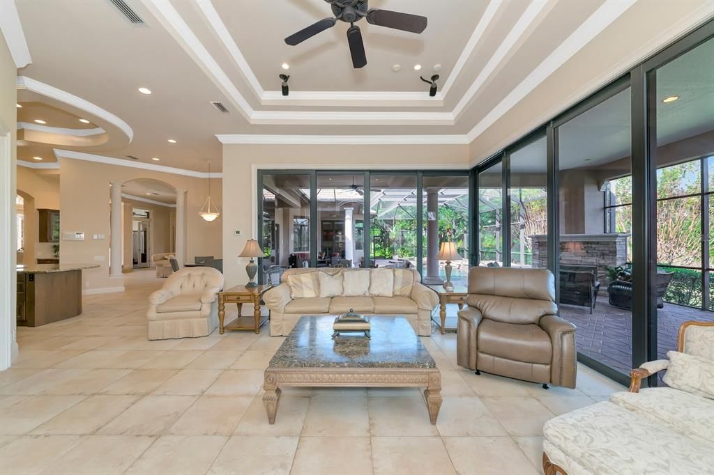 For Sale: $2,100,000 (4 beds, 5 baths, 4363 Square Feet)