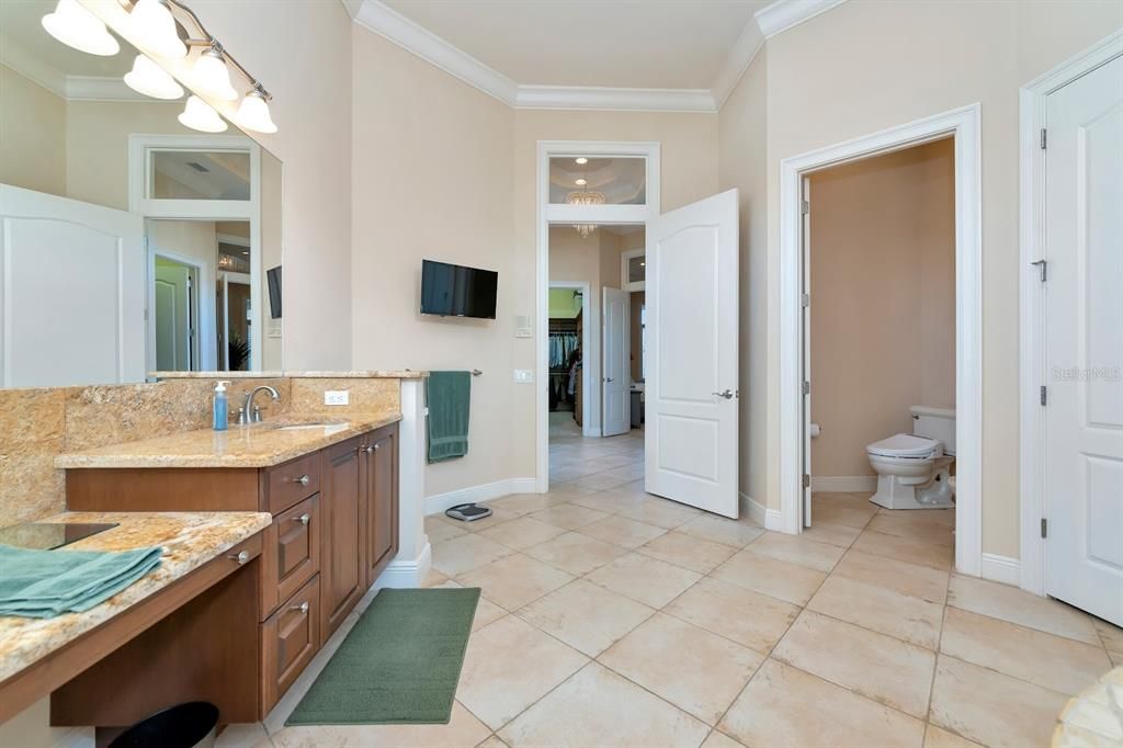 For Sale: $2,100,000 (4 beds, 5 baths, 4363 Square Feet)