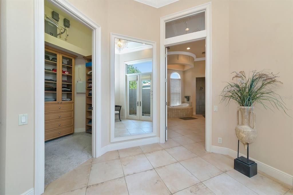 For Sale: $2,100,000 (4 beds, 5 baths, 4363 Square Feet)