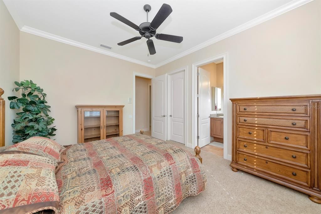 For Sale: $2,100,000 (4 beds, 5 baths, 4363 Square Feet)