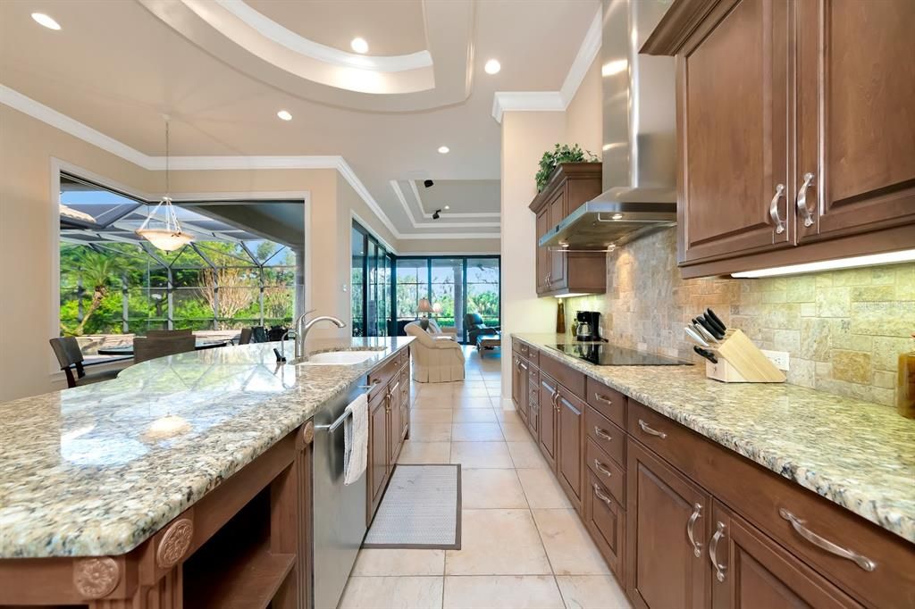For Sale: $2,100,000 (4 beds, 5 baths, 4363 Square Feet)
