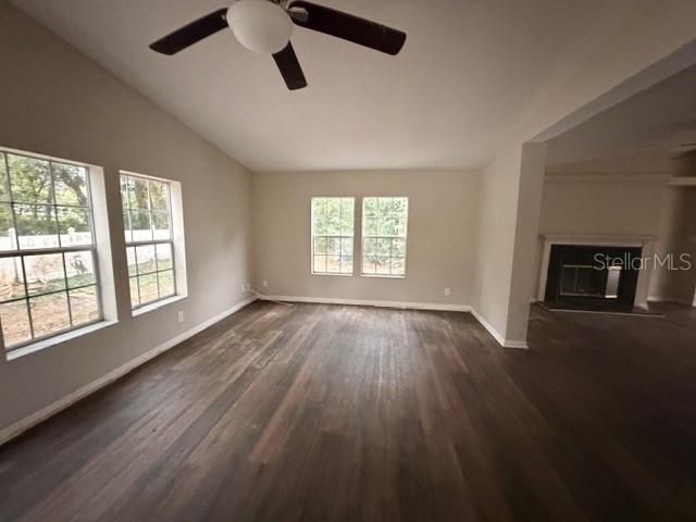 待售: $110,000 (4 贝兹, 2 浴室, 2085 平方英尺)