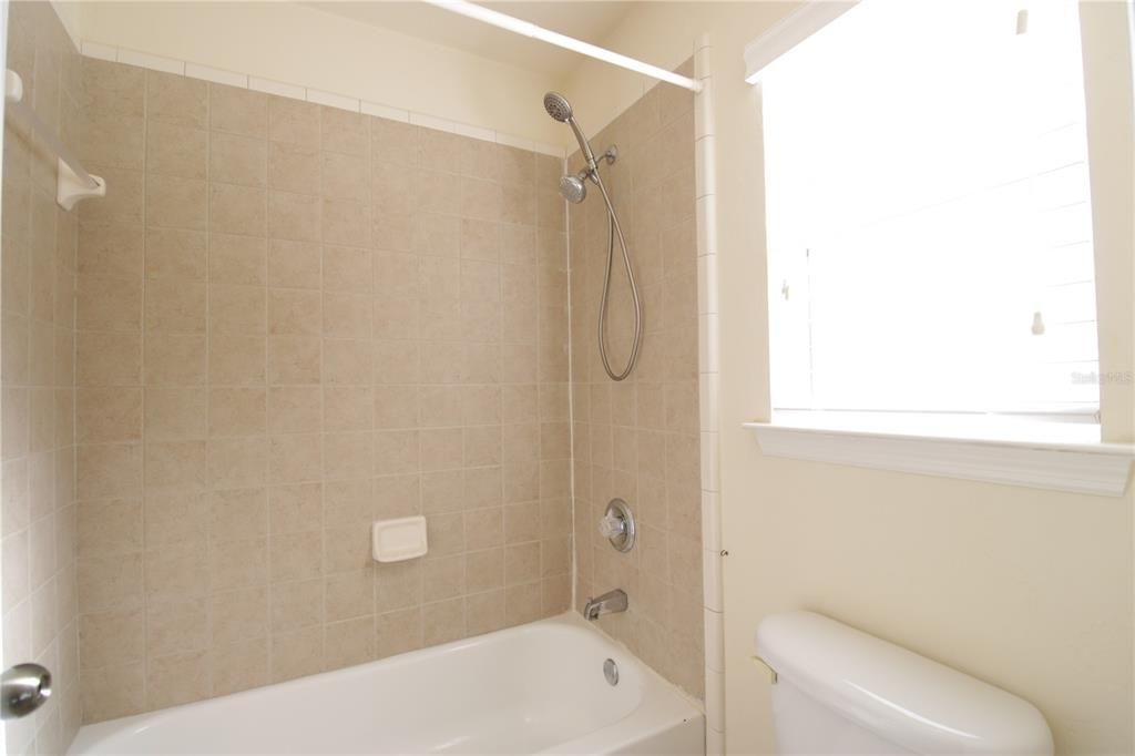 В аренду: $2,500 (3 спален, 2 ванн, 1641 Квадратных фут)