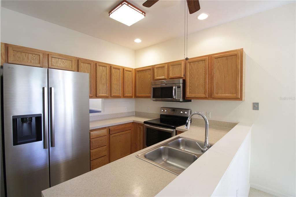 В аренду: $2,500 (3 спален, 2 ванн, 1641 Квадратных фут)