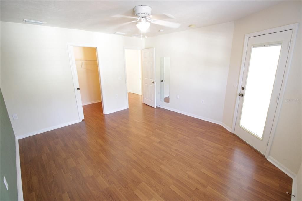 В аренду: $2,500 (3 спален, 2 ванн, 1641 Квадратных фут)