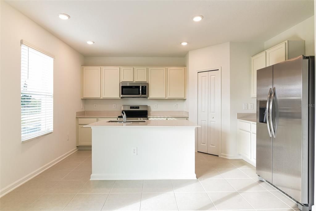 For Rent: $2,225 (5 beds, 3 baths, 2451 Square Feet)