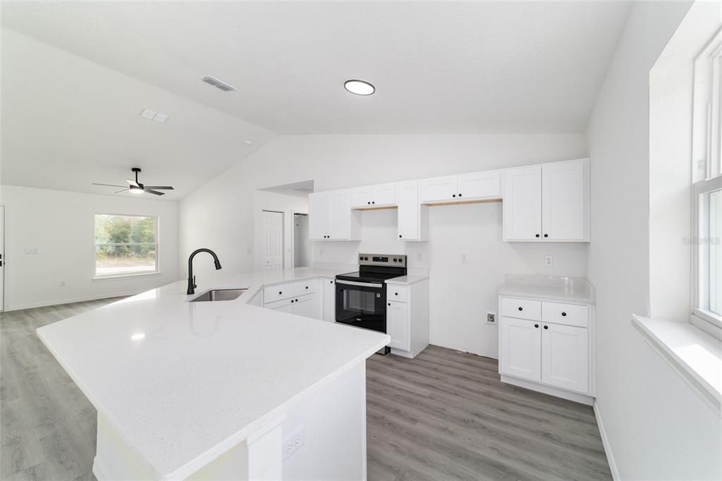 待售: $275,000 (3 贝兹, 2 浴室, 1394 平方英尺)