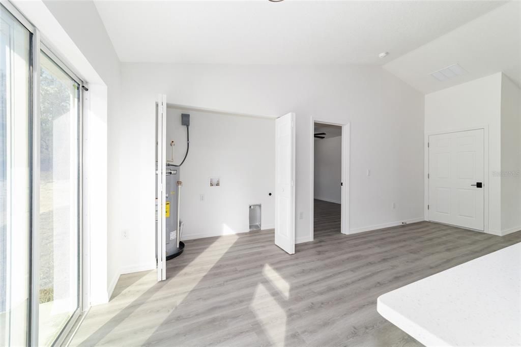 待售: $275,000 (3 贝兹, 2 浴室, 1394 平方英尺)