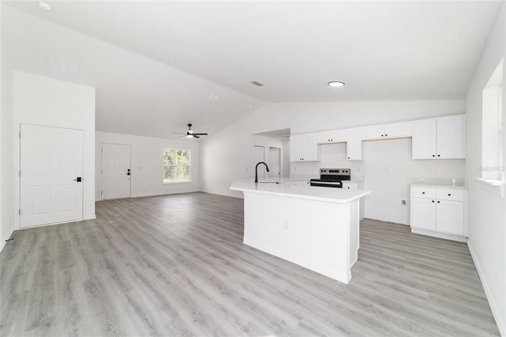 待售: $275,000 (3 贝兹, 2 浴室, 1394 平方英尺)