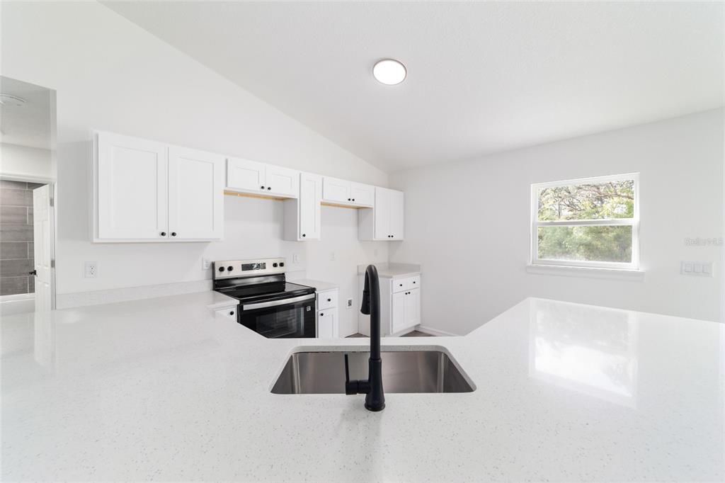 待售: $275,000 (3 贝兹, 2 浴室, 1394 平方英尺)