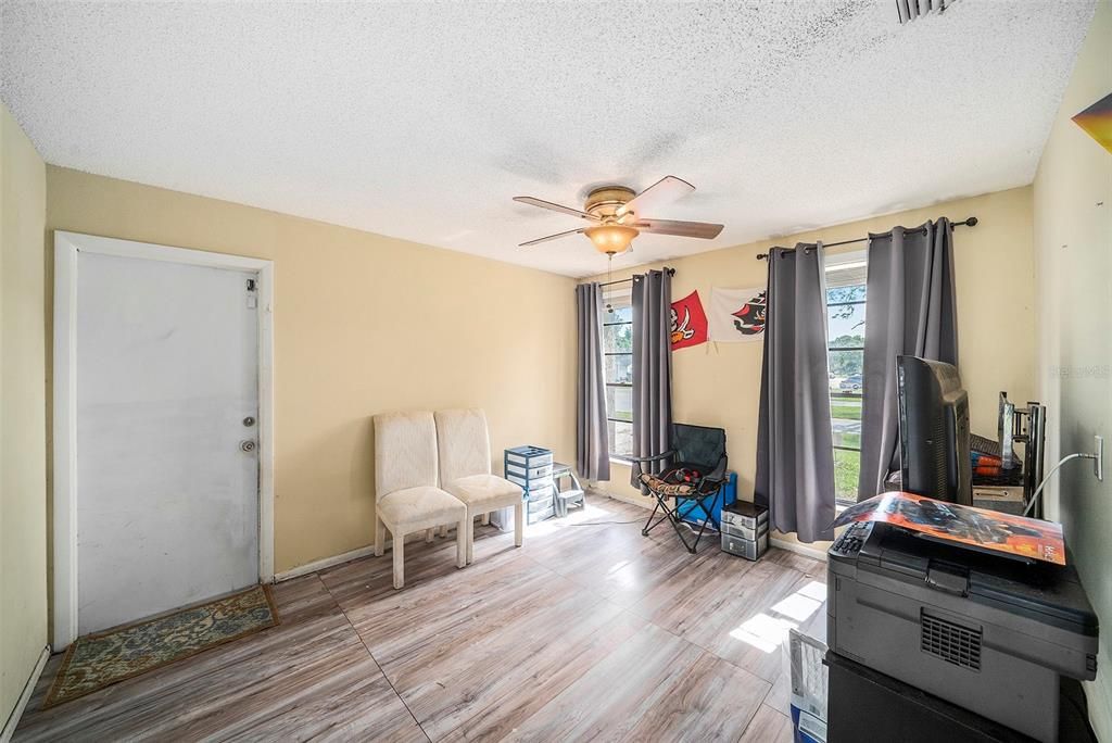 На продажу: $310,000 (3 спален, 2 ванн, 1494 Квадратных фут)