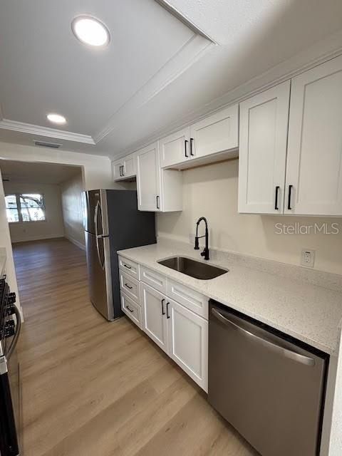 For Sale: $169,000 (2 beds, 2 baths, 870 Square Feet)