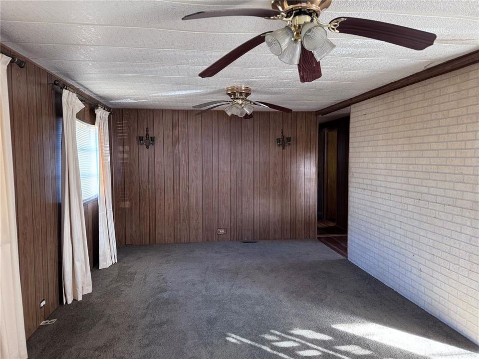 На продажу: $79,900 (2 спален, 2 ванн, 1056 Квадратных фут)