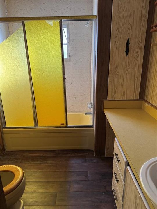 На продажу: $79,900 (2 спален, 2 ванн, 1056 Квадратных фут)