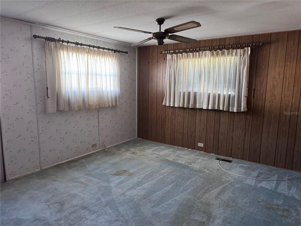 На продажу: $79,900 (2 спален, 2 ванн, 1056 Квадратных фут)