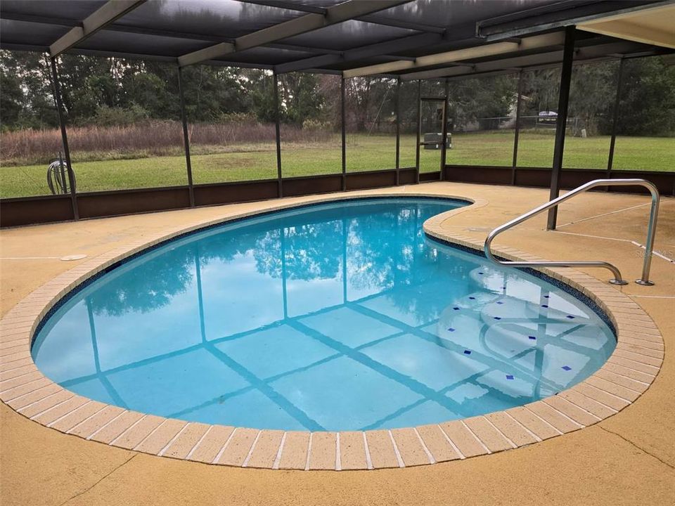 For Sale: $224,900 (2 beds, 1 baths, 1015 Square Feet)