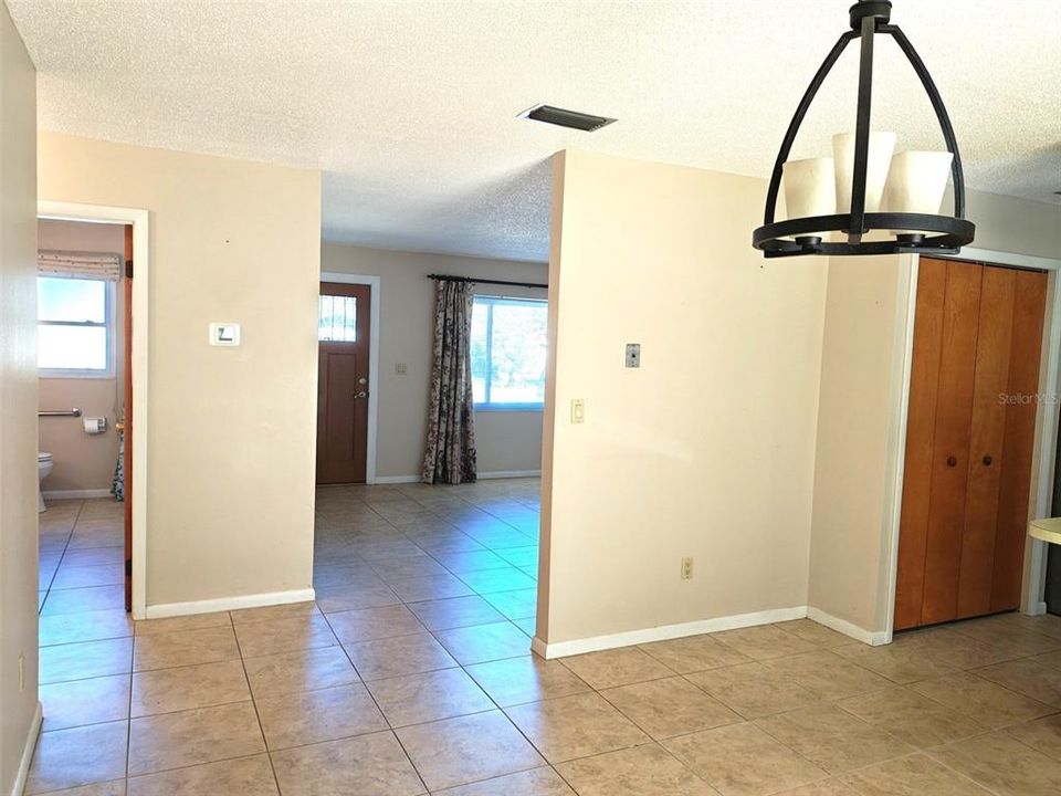 For Sale: $224,900 (2 beds, 1 baths, 1015 Square Feet)