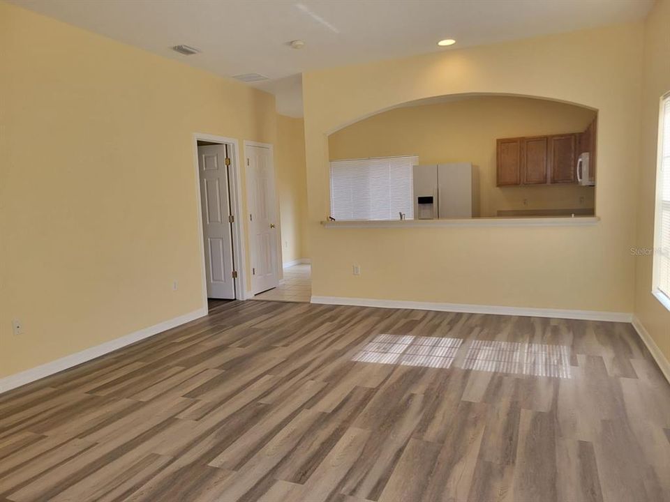 出租: $2,495 (3 贝兹, 2 浴室, 1270 平方英尺)