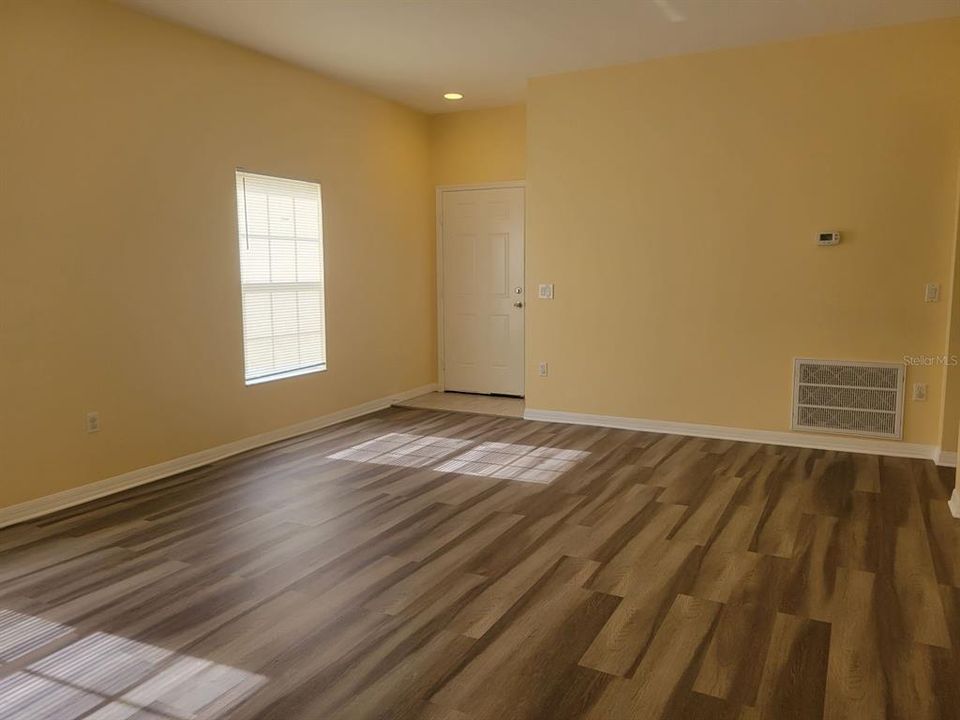 出租: $2,495 (3 贝兹, 2 浴室, 1270 平方英尺)