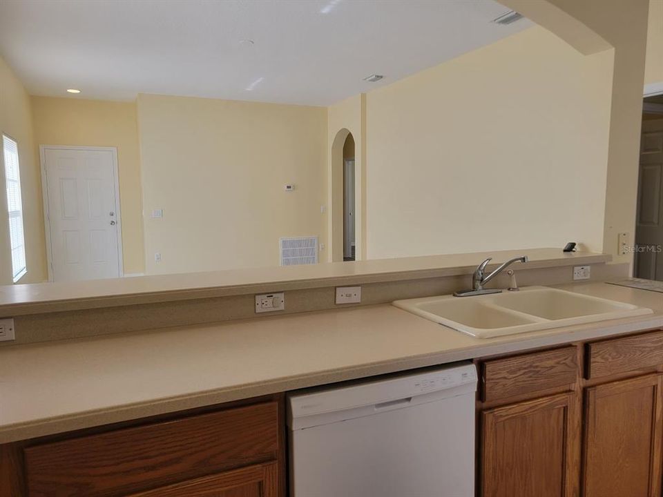 出租: $2,495 (3 贝兹, 2 浴室, 1270 平方英尺)