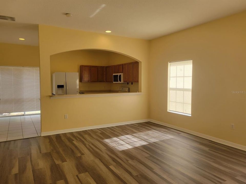 出租: $2,495 (3 贝兹, 2 浴室, 1270 平方英尺)