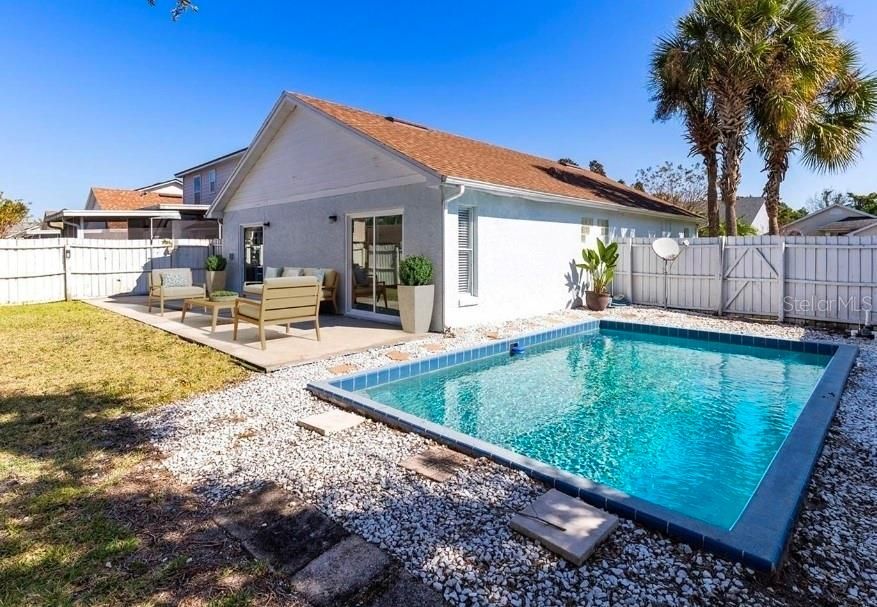 For Rent: $2,900 (3 beds, 2 baths, 1201 Square Feet)