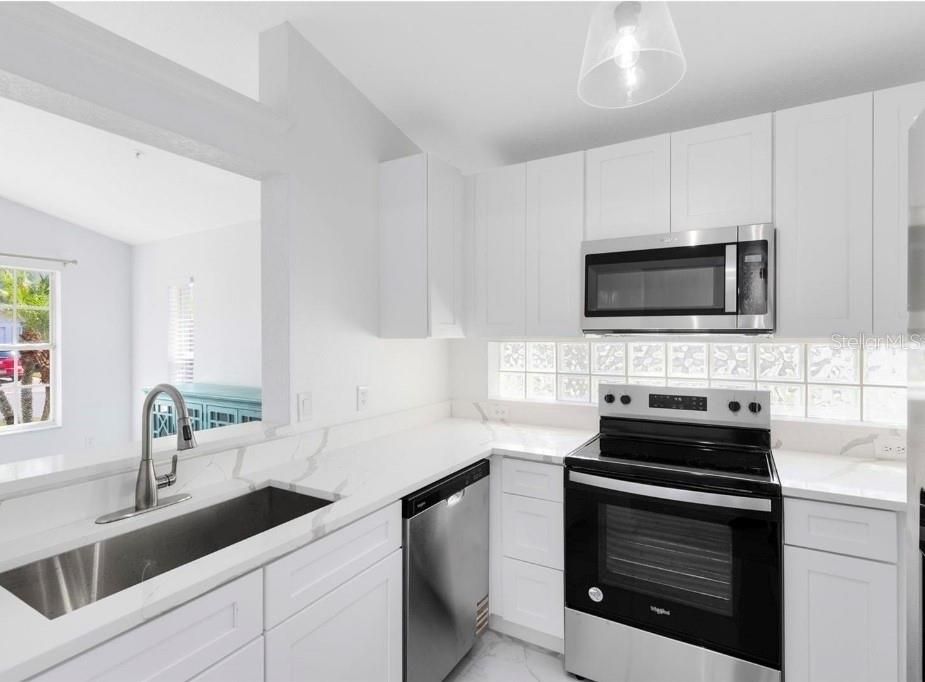 For Rent: $2,900 (3 beds, 2 baths, 1201 Square Feet)