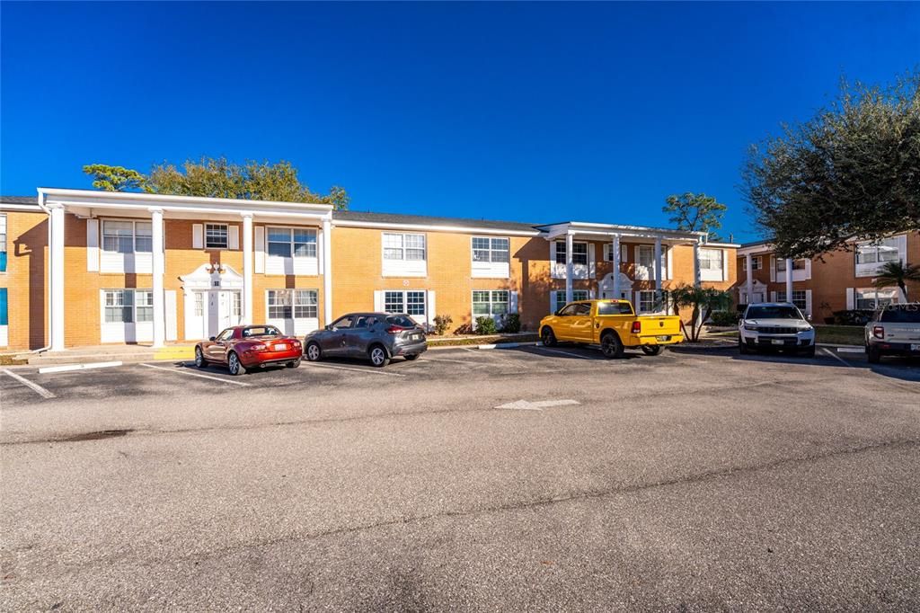 For Sale: $135,000 (2 beds, 2 baths, 1039 Square Feet)