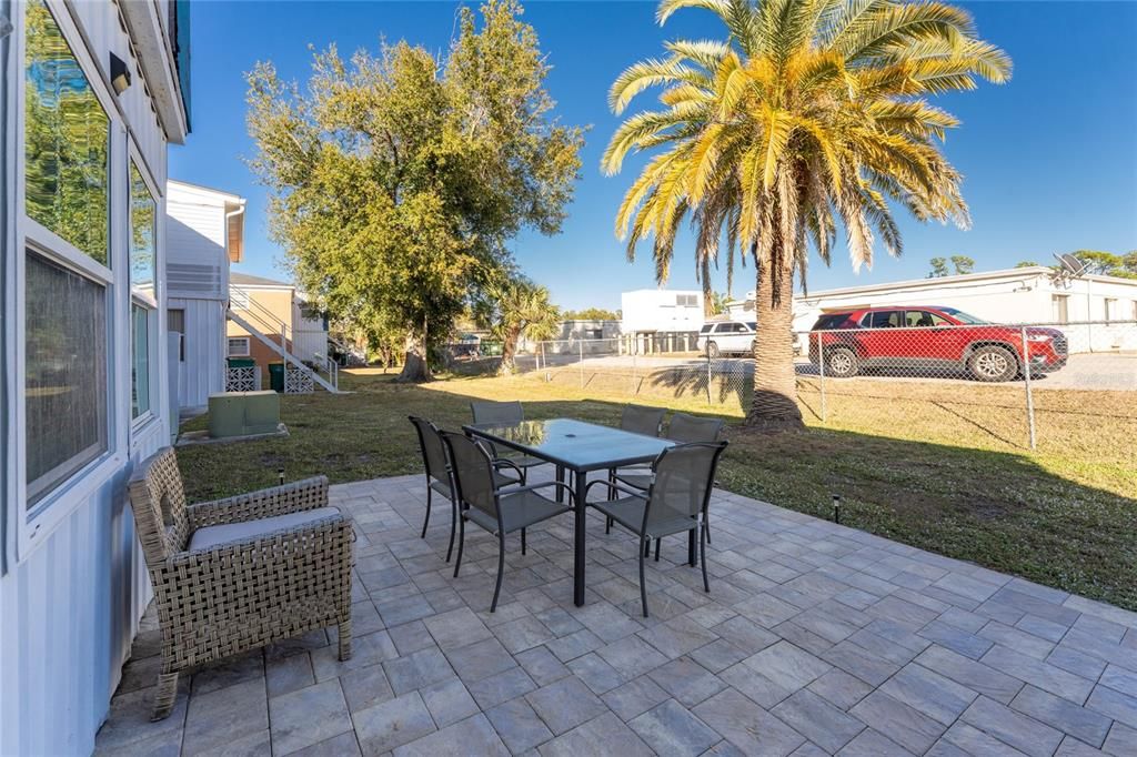 For Sale: $135,000 (2 beds, 2 baths, 1039 Square Feet)