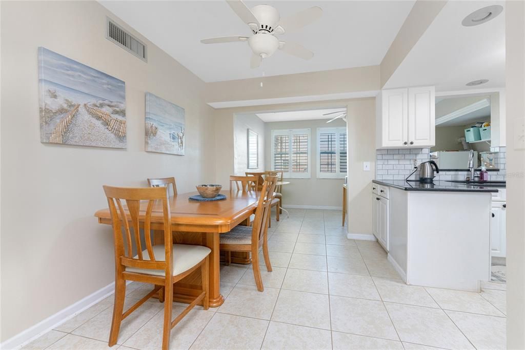 For Sale: $135,000 (2 beds, 2 baths, 1039 Square Feet)