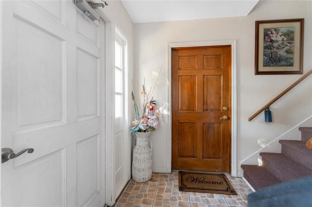 For Sale: $135,000 (2 beds, 2 baths, 1039 Square Feet)