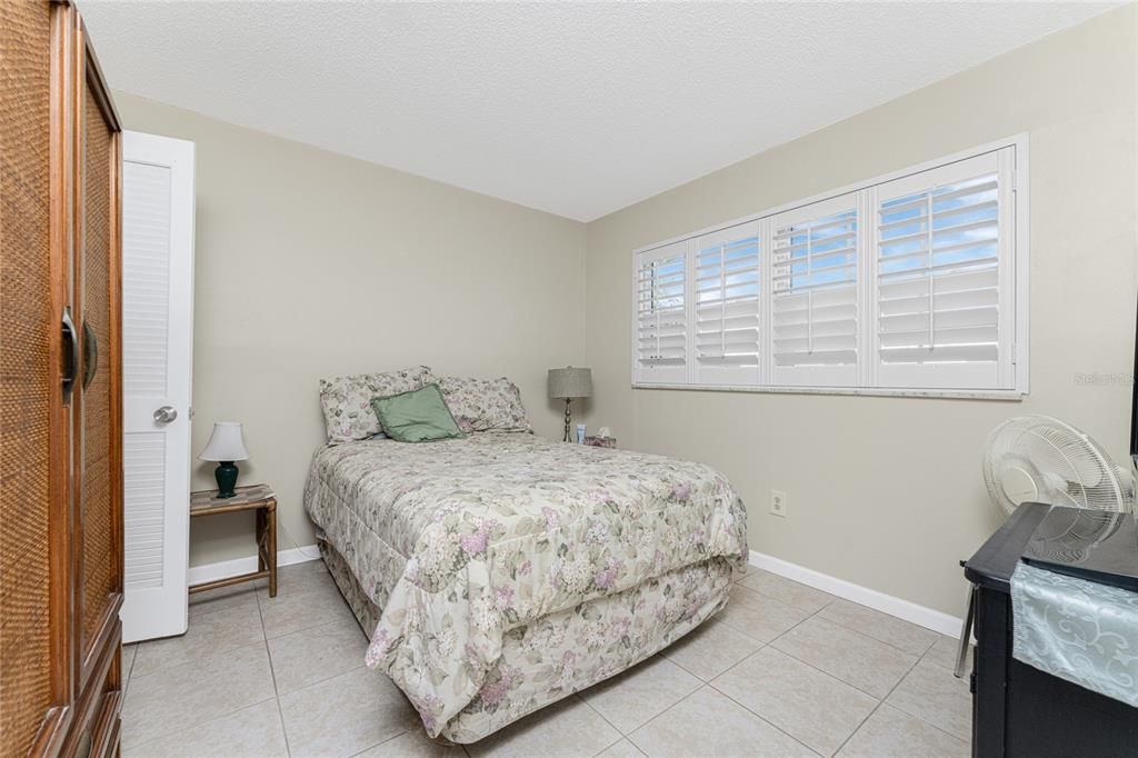 For Sale: $135,000 (2 beds, 2 baths, 1039 Square Feet)