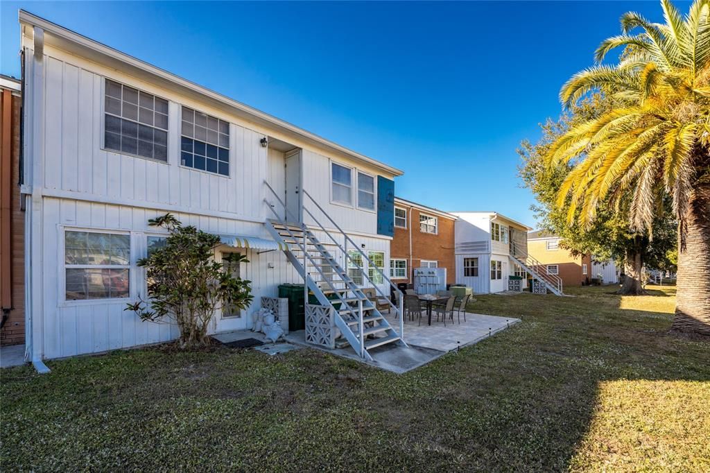 For Sale: $135,000 (2 beds, 2 baths, 1039 Square Feet)