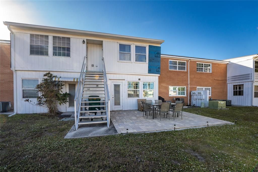 For Sale: $135,000 (2 beds, 2 baths, 1039 Square Feet)