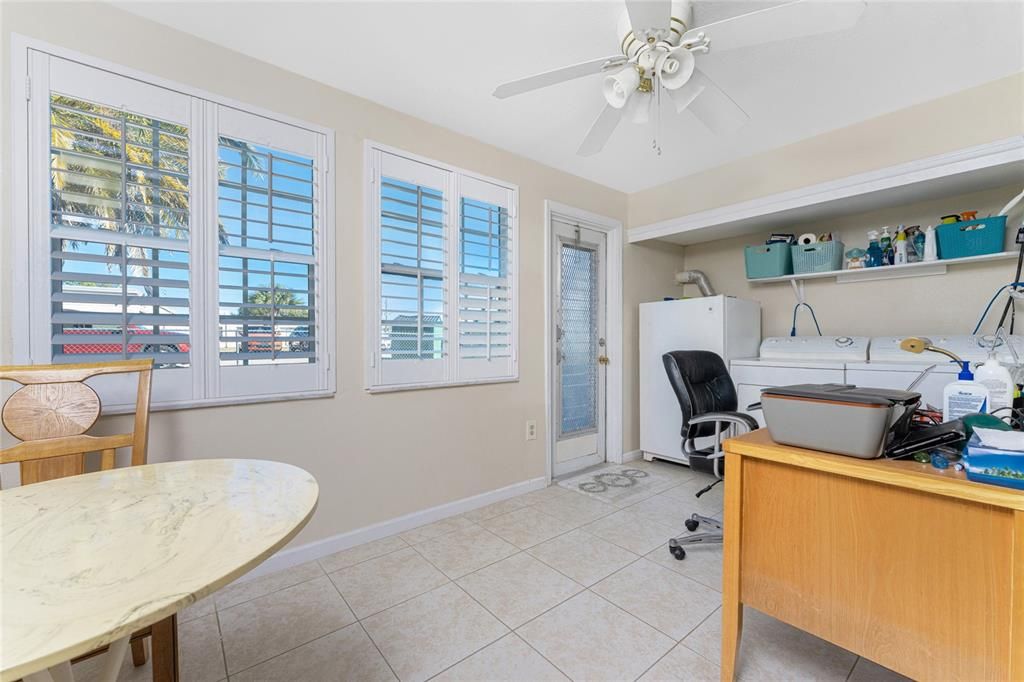 For Sale: $135,000 (2 beds, 2 baths, 1039 Square Feet)