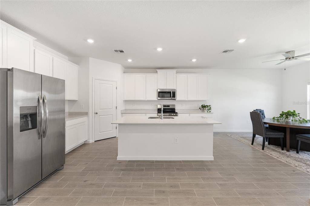 For Sale: $425,000 (4 beds, 3 baths, 2226 Square Feet)