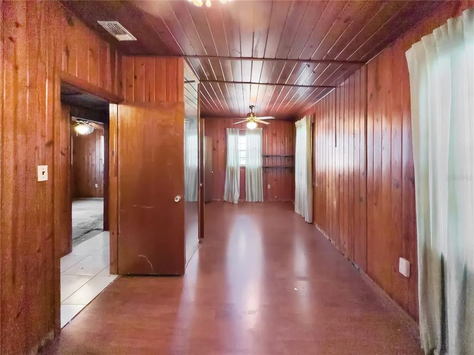 For Sale: $269,000 (3 beds, 2 baths, 1074 Square Feet)