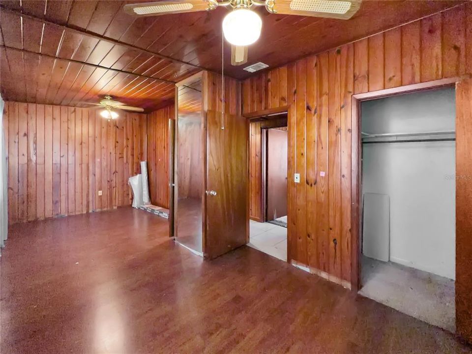 For Sale: $269,000 (3 beds, 2 baths, 1074 Square Feet)