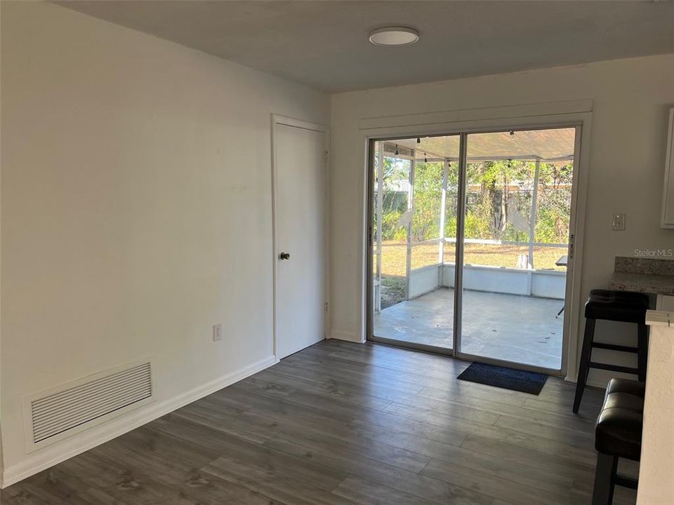 En Venta: $230,000 (3 camas, 2 baños, 1172 Pies cuadrados)