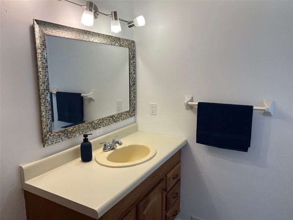 En Venta: $230,000 (3 camas, 2 baños, 1172 Pies cuadrados)