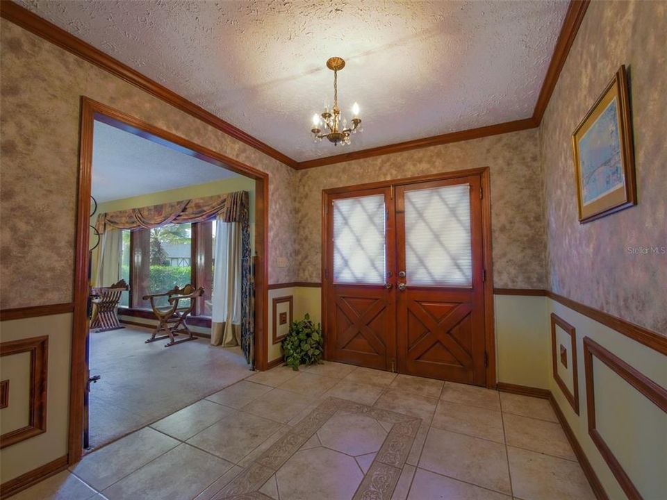 For Sale: $399,900 (4 beds, 2 baths, 1877 Square Feet)