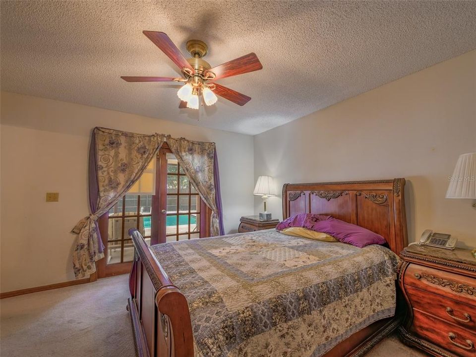 For Sale: $399,900 (4 beds, 2 baths, 1877 Square Feet)