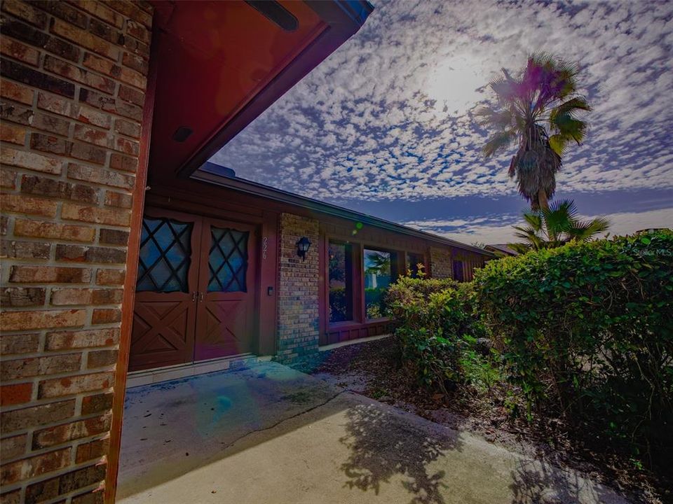 For Sale: $399,900 (4 beds, 2 baths, 1877 Square Feet)