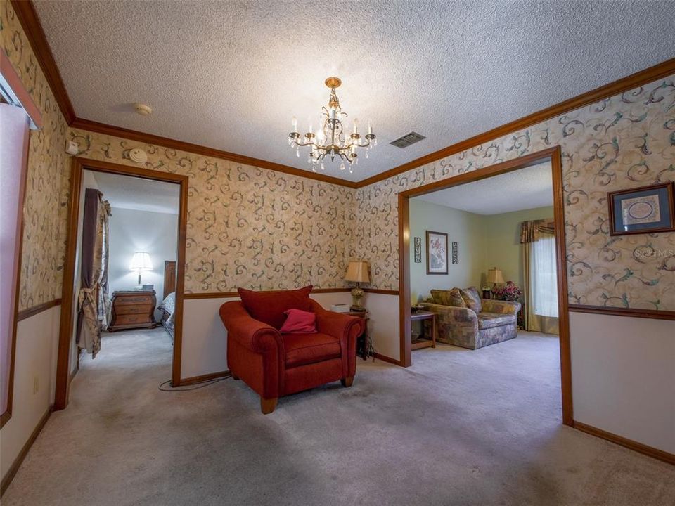 For Sale: $399,900 (4 beds, 2 baths, 1877 Square Feet)