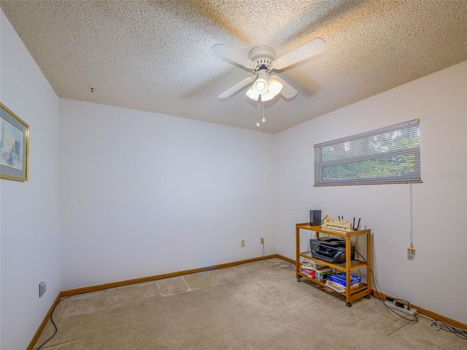 For Sale: $399,900 (4 beds, 2 baths, 1877 Square Feet)