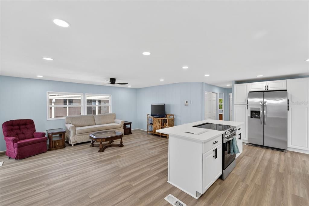 На продажу: $208,000 (2 спален, 2 ванн, 960 Квадратных фут)