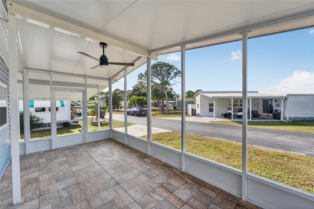 На продажу: $208,000 (2 спален, 2 ванн, 960 Квадратных фут)