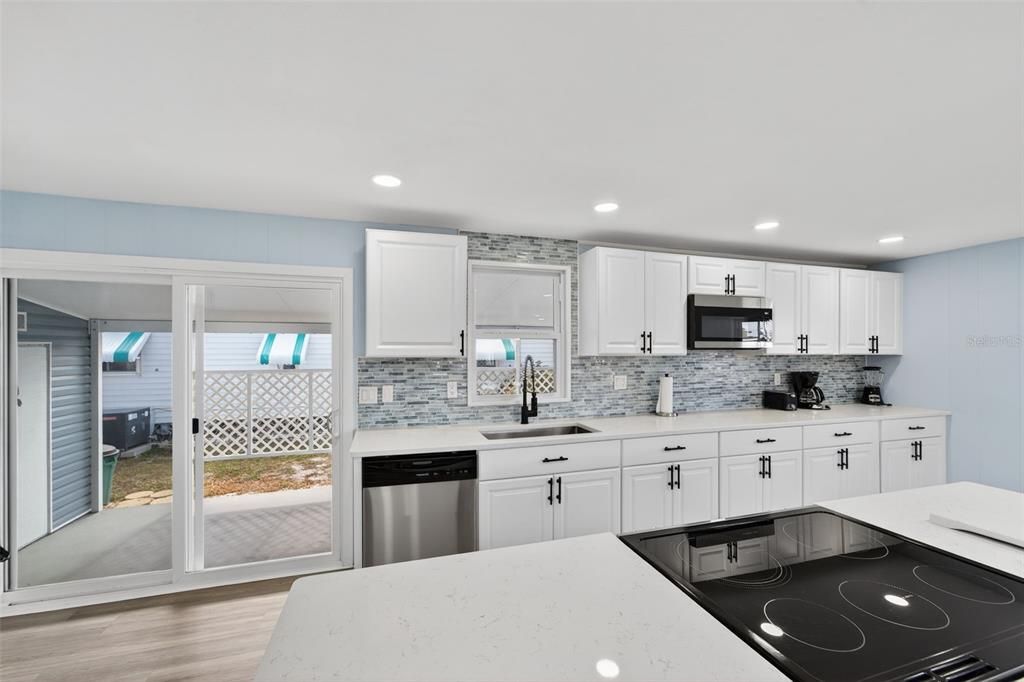 На продажу: $208,000 (2 спален, 2 ванн, 960 Квадратных фут)