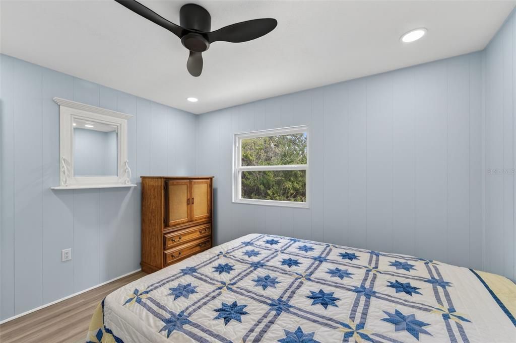 На продажу: $208,000 (2 спален, 2 ванн, 960 Квадратных фут)