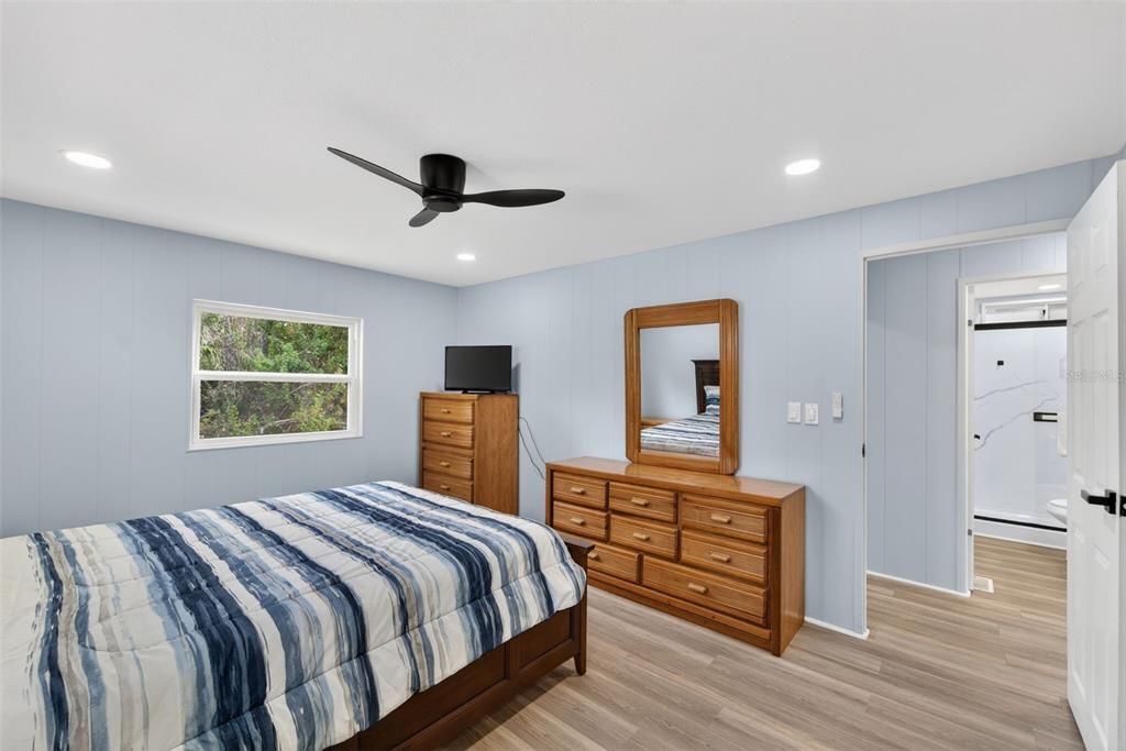 На продажу: $208,000 (2 спален, 2 ванн, 960 Квадратных фут)